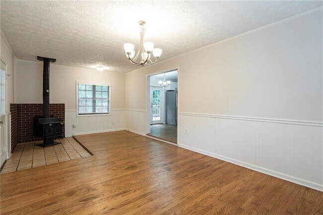 Building Photo - 2423 Falcon Ct