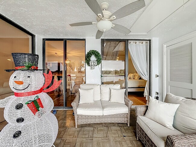 Building Photo - 2846 Carambola Cir S