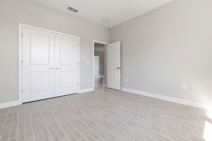 Building Photo - 1285 Mohawk Dr