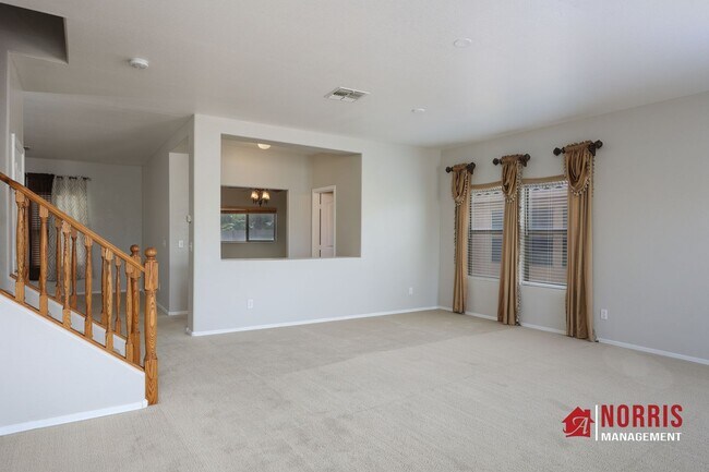 Building Photo - Beautiful Large Home in Casa Grande