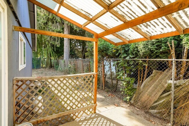 Building Photo - State Duplex - VPM482830S-6