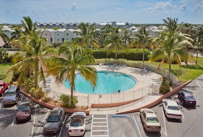 Building Photo - 2 bedroom 2 bathroom in Las Salinas Condo Association