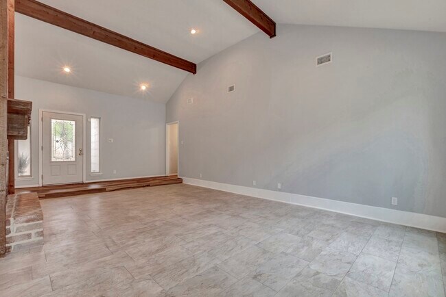 Building Photo - 17 Wishbonebush Rd