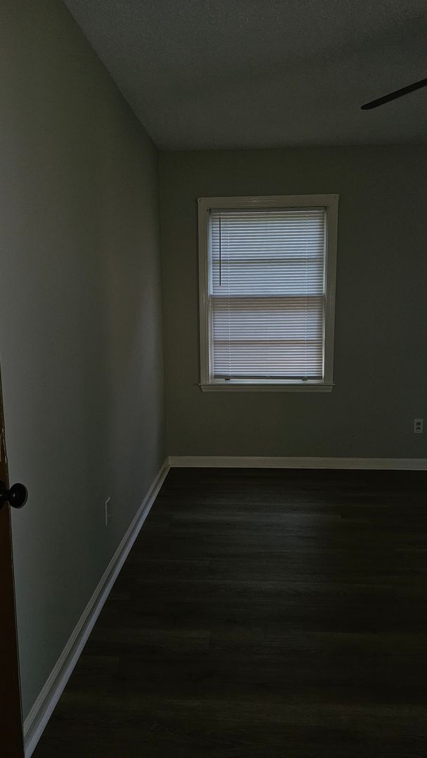Building Photo - 2214 Jerry Jones Dr