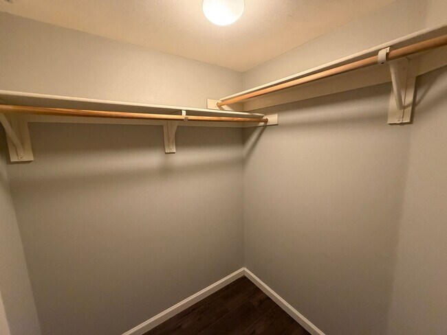 Building Photo - Terrific 2-Bedroom Condo in Guard gated community