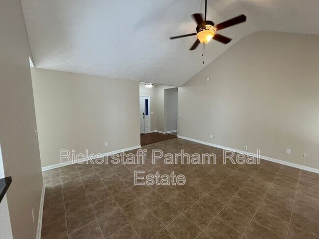 Building Photo - 14 Brentwood Dr