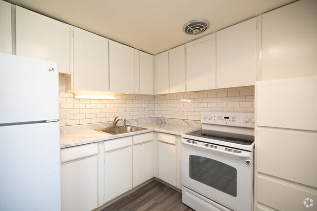 Interior Photo - Mayor Apartments - UTILITIES INCLUDED*!