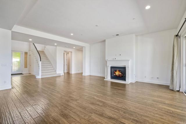 Building Photo - 888 Channel Island Dr