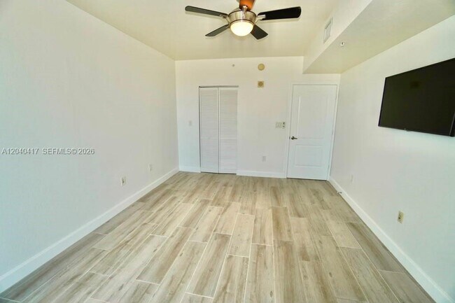 Building Photo - 1830 Radius Dr