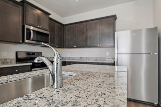 Building Photo - 417 Mustang Trot Dr