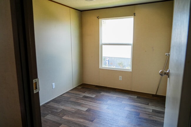 Building Photo - 2800 Halite Bend