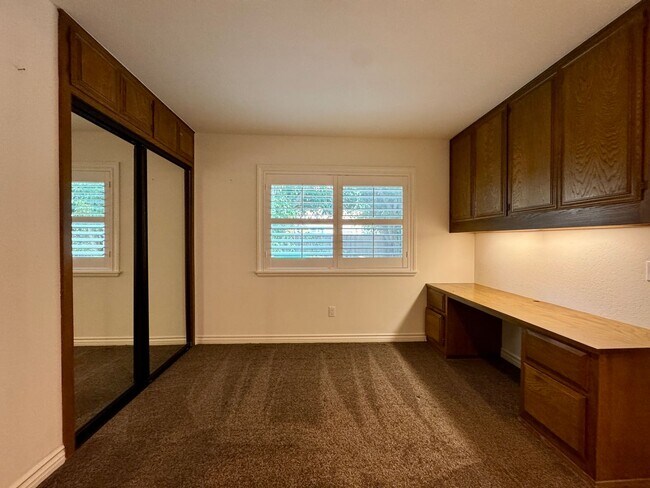 Building Photo - 4925 Regla Ct