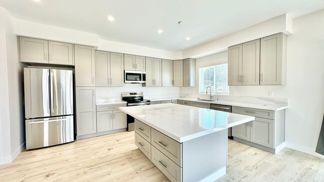 Building Photo - Beautiful Newer Custom-Construction ADU Guest Home on Private Property in Fallbrook & Lovely Neig...