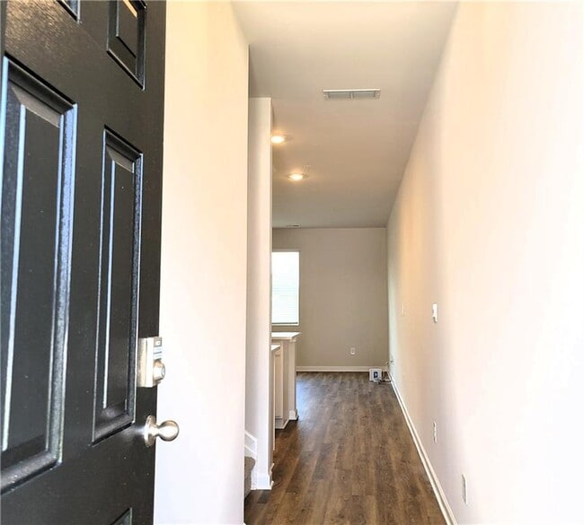 Building Photo - 310 Sound Cir