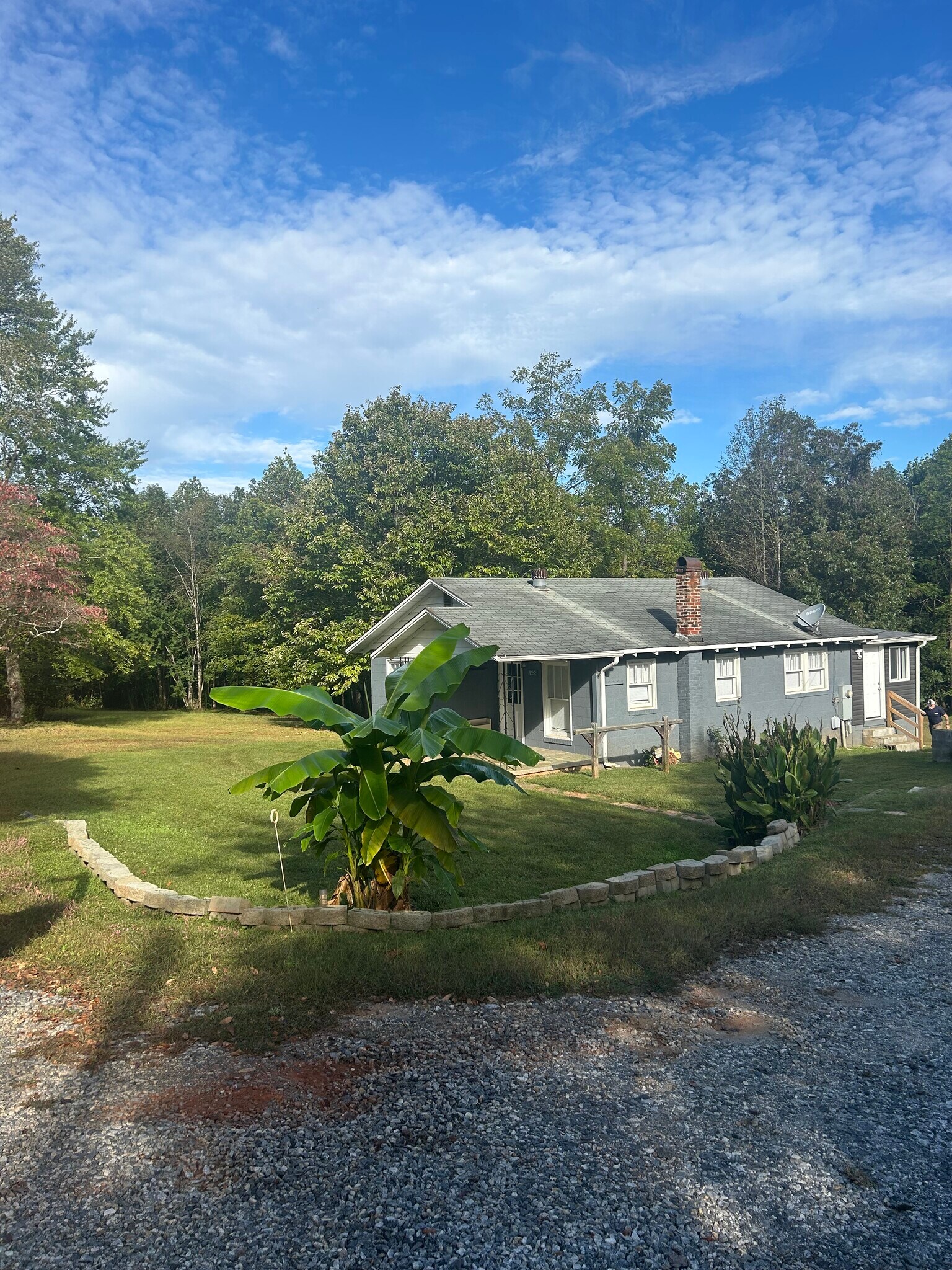Home situated on private 3.63 acres at end of street - 122 Ross St
