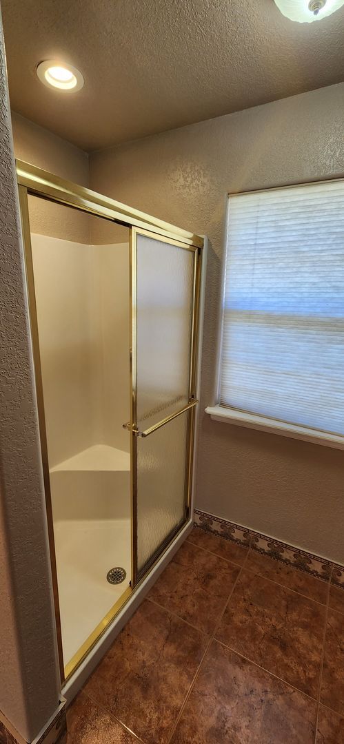 Building Photo - ALL PROSPECTIVE TENANTS MUST SUBMIT A $58 ...