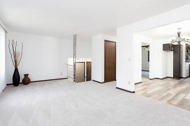 Building Photo - 3500 Northridge Ct