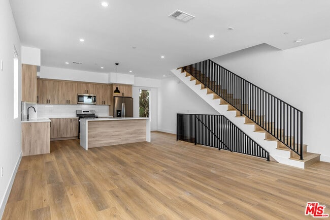 Building Photo - 5722 Fulcher Ave