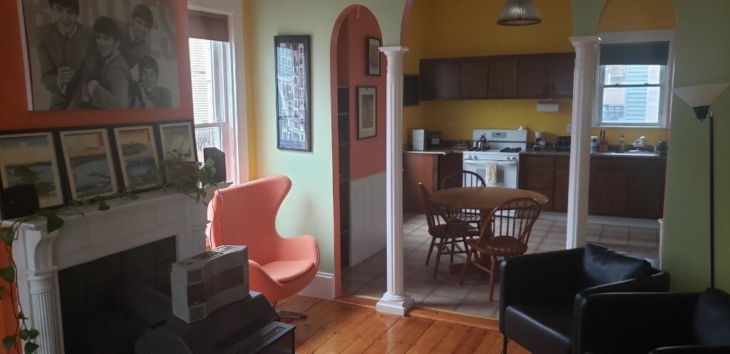 Building Photo - 2 Washington Ct