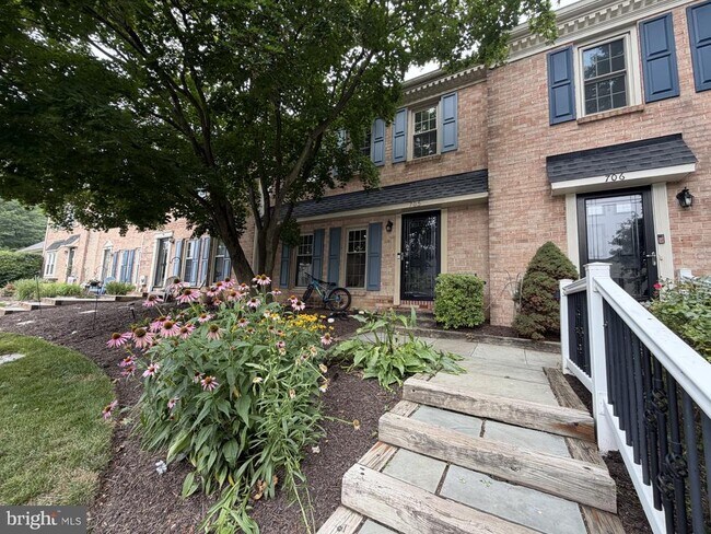 Building Photo - 705 Shippen Dr