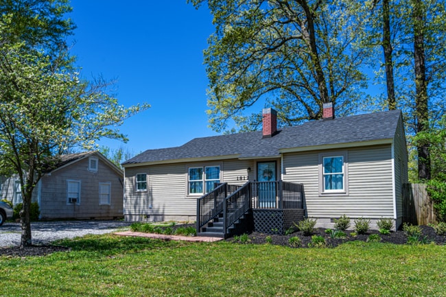 Primary Photo - 1812 8th St SE