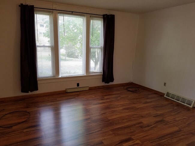 Building Photo - 622 W 18th St