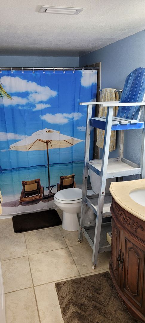 Building Photo - Funished Resort Style Condo in Gated Community- River Front