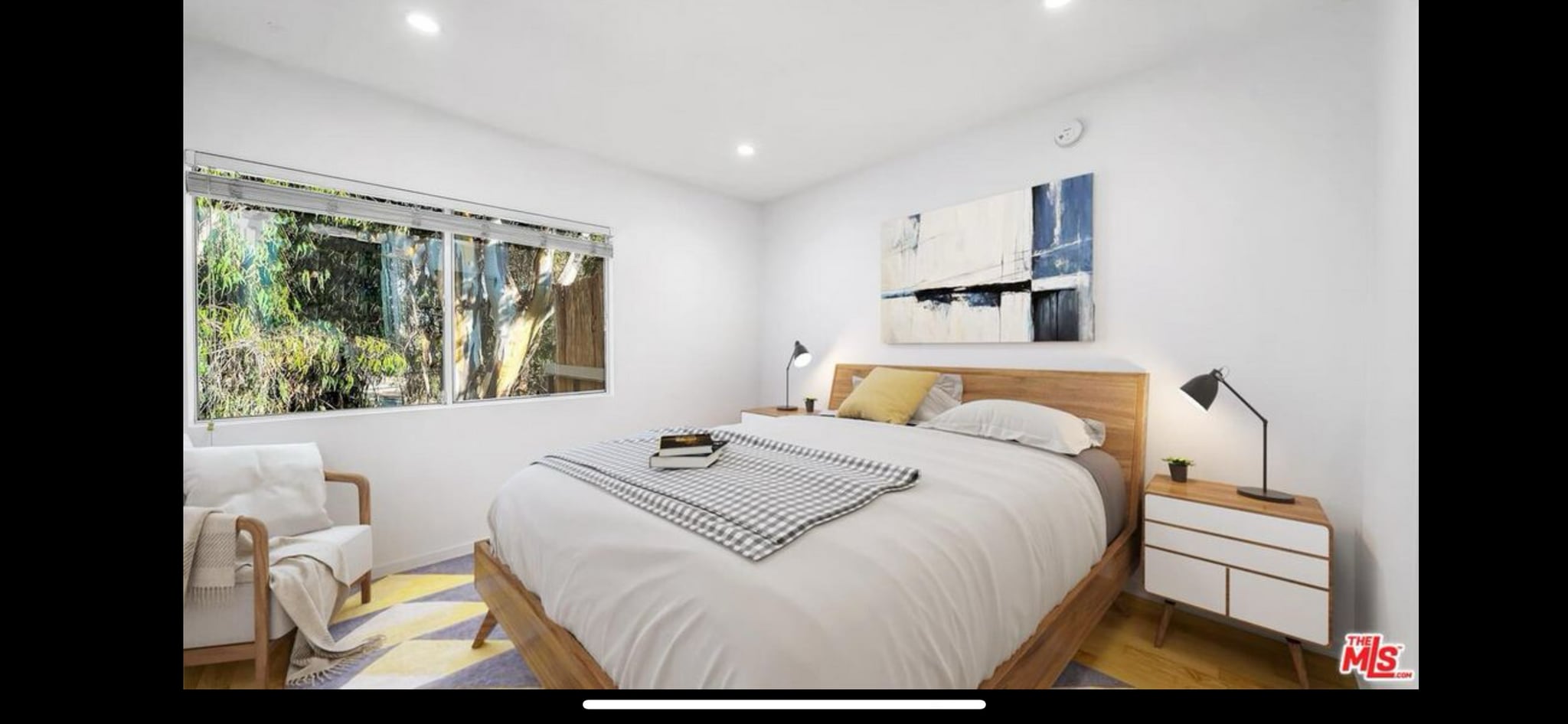 Building Photo - 330 S Barrington Ave