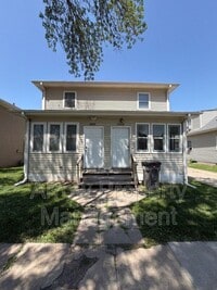 Building Photo - 1309 S 10th St