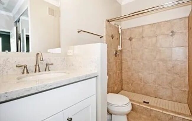 Building Photo - 10921 Sabre Hill Dr