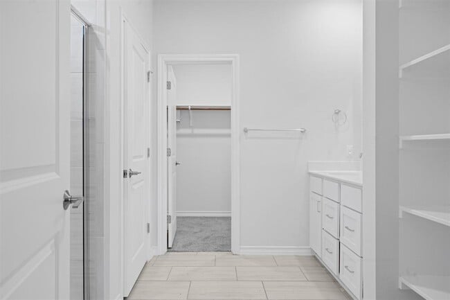 Building Photo - 15604 Ellinger Dr