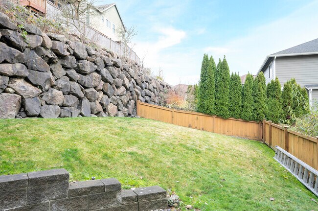 Building Photo - 1749 Skyline Ridge Ln SW