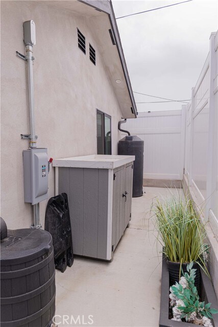 Building Photo - 3457 W 75th St