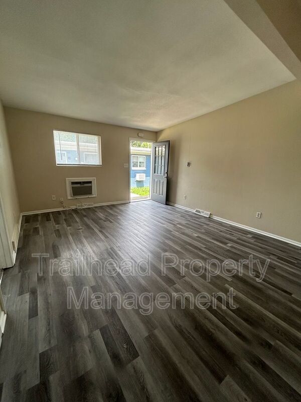 Building Photo - 4206 Lloyd St