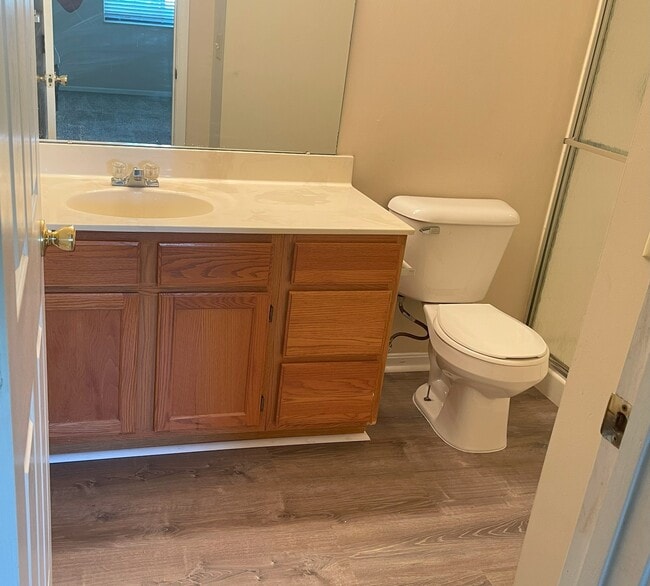 Main Bath - 2317 Vicente Ct