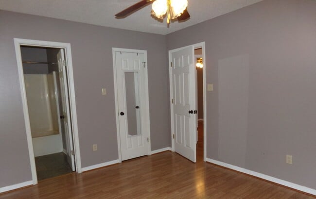 Building Photo - Two Bedroom/ Two Baths