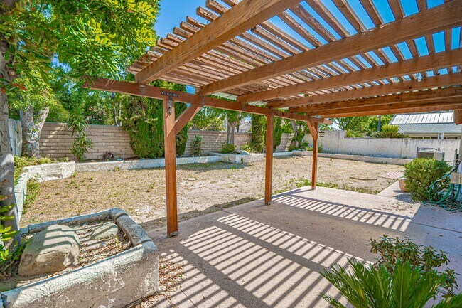 Building Photo - Single Story 3 Bedroom Home for Rent in Si...