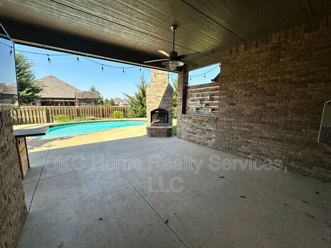 Building Photo - 8509 NW 125th St