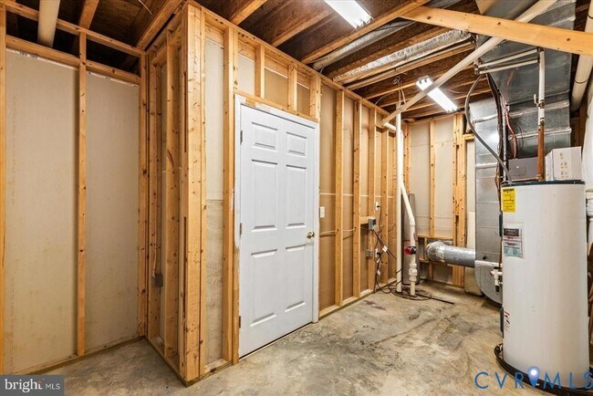 Building Photo - 686 Lake Caroline Dr