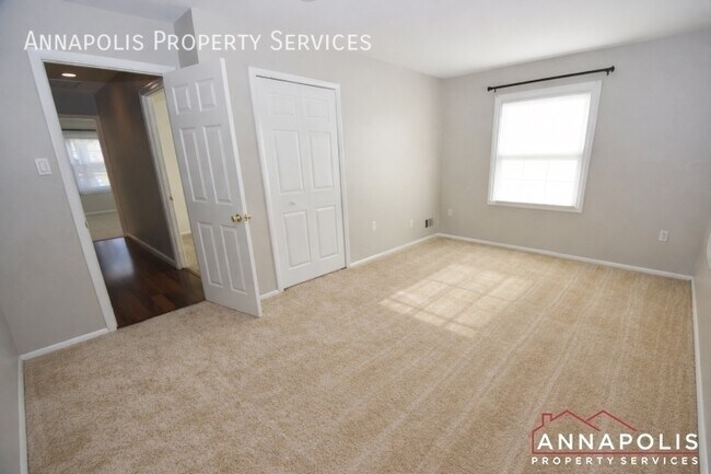 Building Photo - 1027 Springhill Way