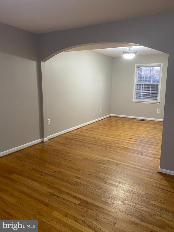 Building Photo - 8326 Glastonbury Ct