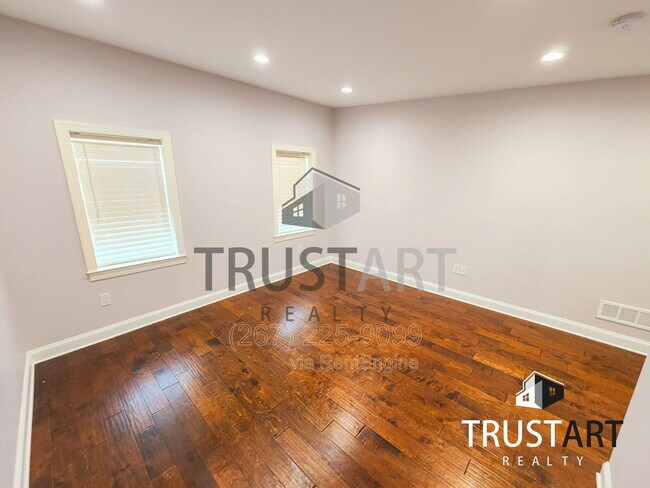 Building Photo - 2225 N Hancock St