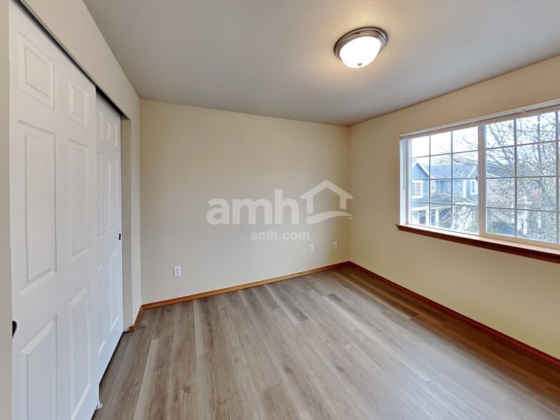 Building Photo - 16617 53rd Ave Ct E