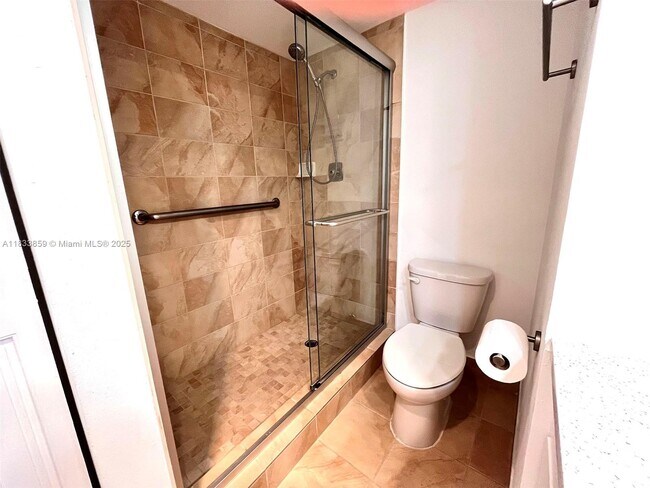 Building Photo - 3007 Hythe A