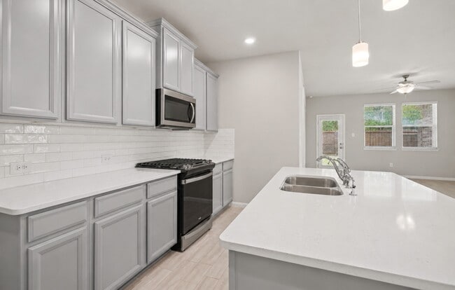 Building Photo - 17542 Rosette Grass Dr
