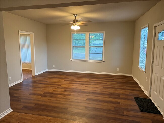 Building Photo - 1934 Austin Ave