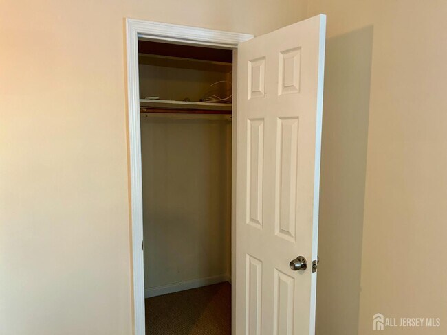 Building Photo - 22 Roselle Ave