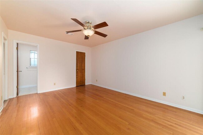 Building Photo - 7615 Barberton Dr