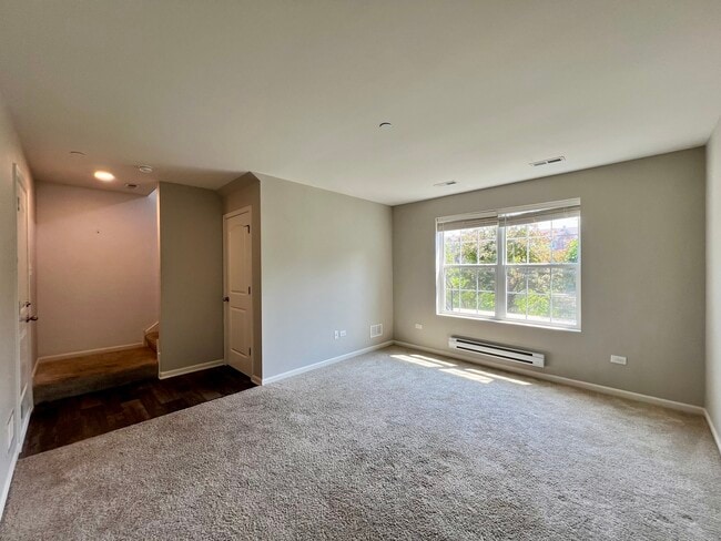 Building Photo - 1464 Lake Ridge Ct