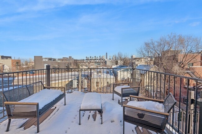 Building Photo - 937 N Willard Ct